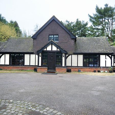 Beautiful Cottage In Brentwood Kelvedon Hatch Exterior photo