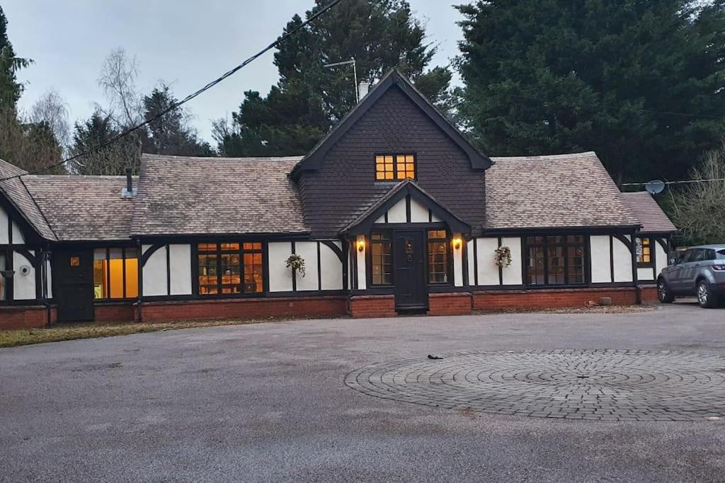 Beautiful Cottage In Brentwood Kelvedon Hatch Exterior photo