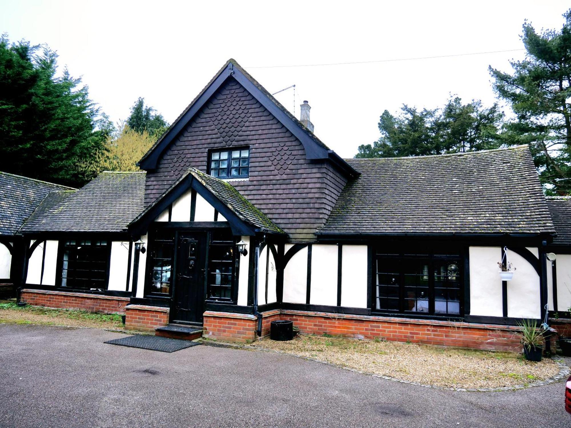 Beautiful Cottage In Brentwood Kelvedon Hatch Exterior photo