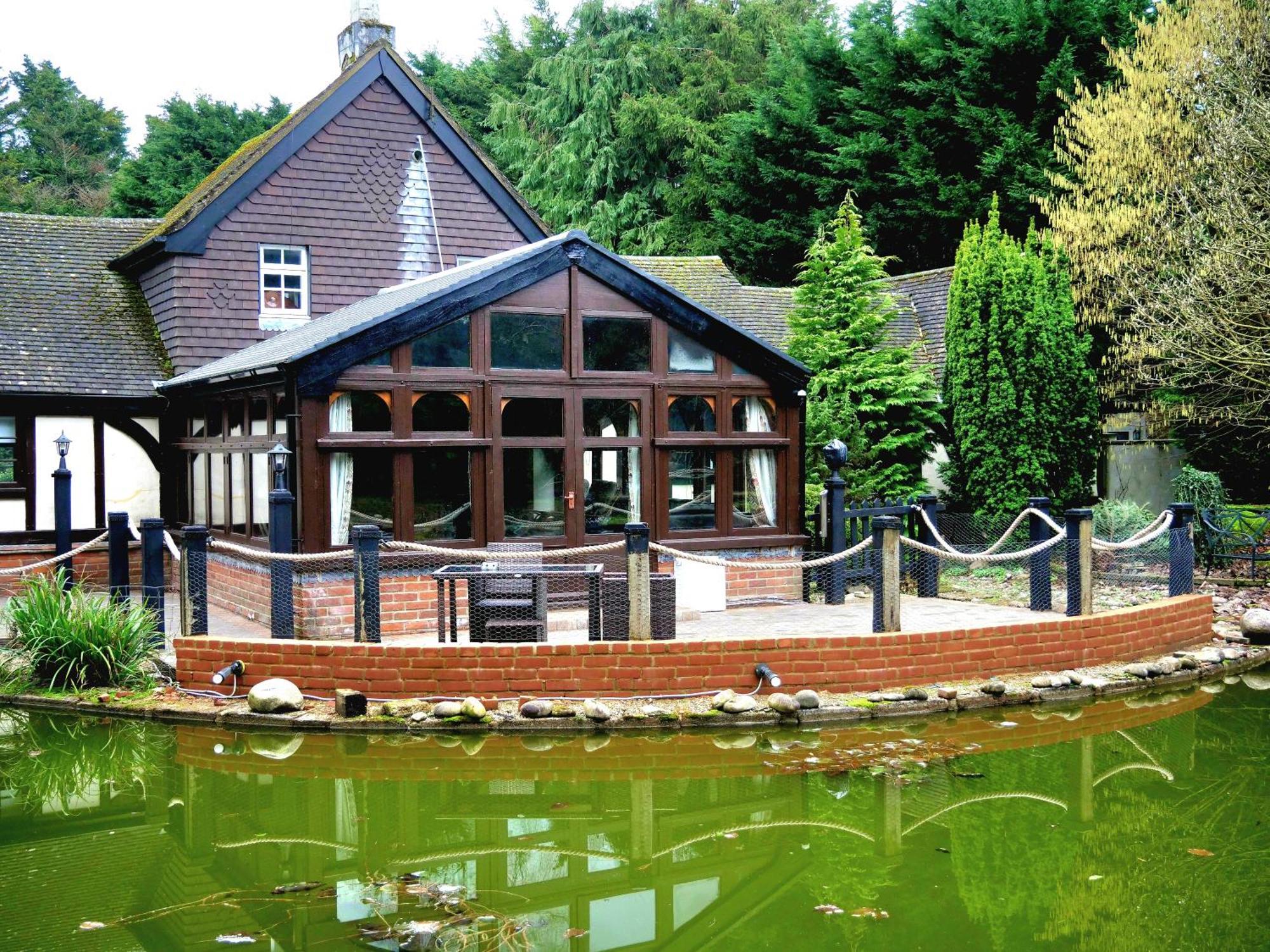 Beautiful Cottage In Brentwood Kelvedon Hatch Exterior photo