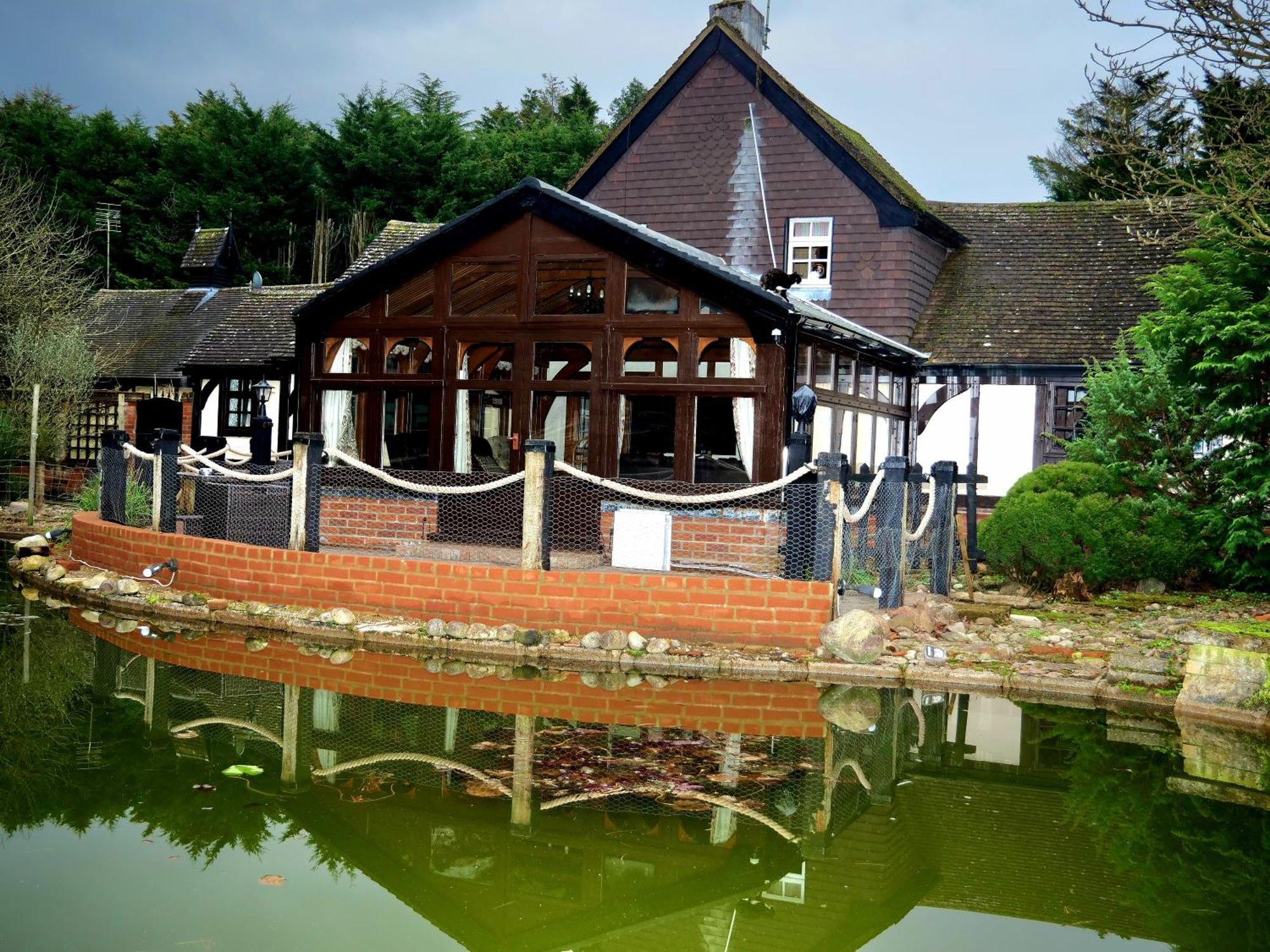 Beautiful Cottage In Brentwood Kelvedon Hatch Exterior photo
